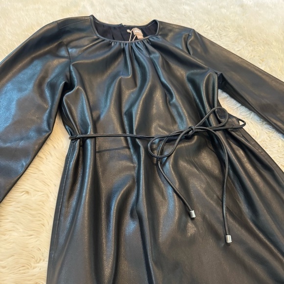 NWT HUGO BOSS Dejala Long Sleeve Faux Leather Dress - Size 2 - Picture 5 of 9